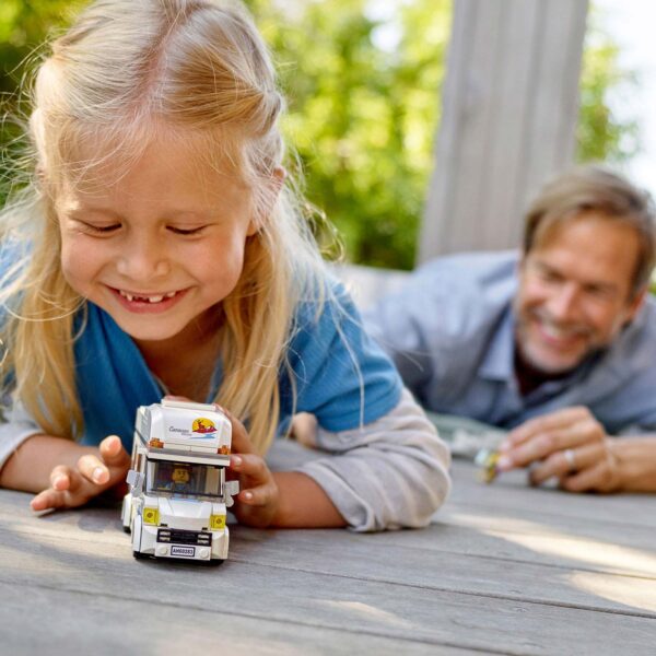 LEGO City 60283 Vakantiecamper - Afbeelding 9