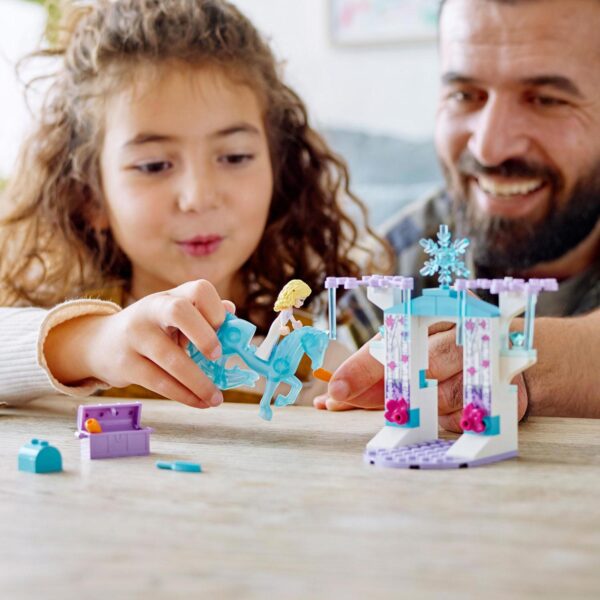 LEGO Disney Princess 43209 Elsa en de Nokk Ijsstal - Afbeelding 6