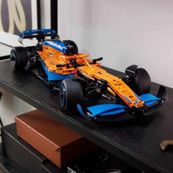 LEGO Technic 42141 McLaren Formule 1 Racewagen - Afbeelding 6