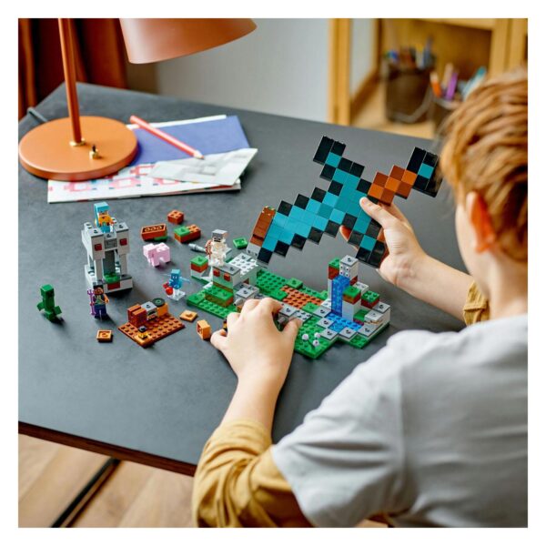 LEGO Minecraft 21244 Uitvalbasis Zwaard - Afbeelding 7